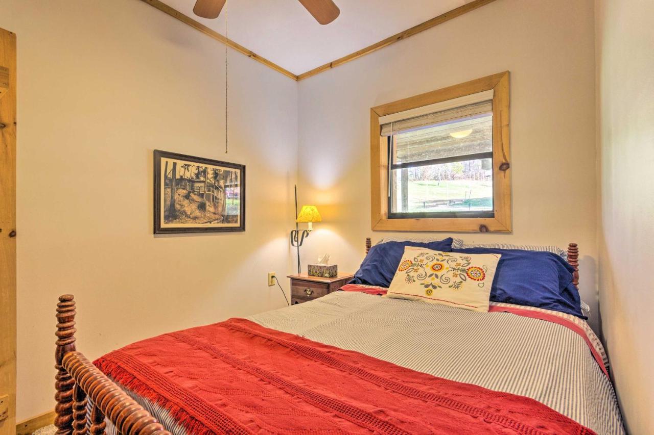 Pet-Friendly Blue Ridge, Cherokee Forest Retreat! Greeneville Luaran gambar
